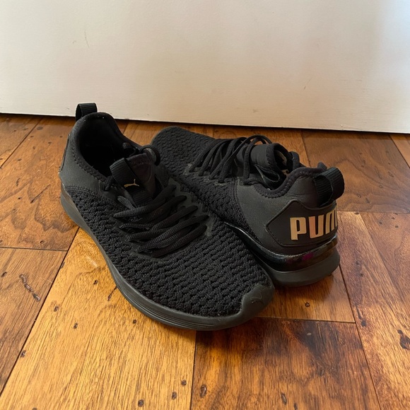 Puma Black Knit Slip-on Shoes Size 8 - Picture 1 of 6